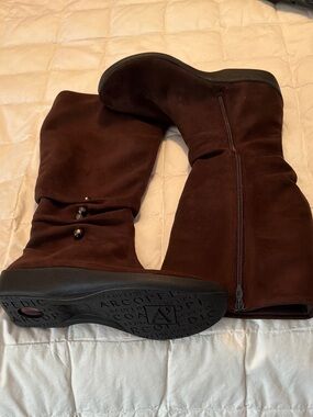 Arcopedico Brown Suede Mid-Calf Wedge Boots